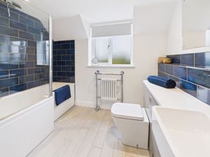 En-suite- click for photo gallery